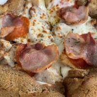 Meatheads/Meatlover · Italian sausage, chicken, ham, pepperoni, bacon, mozzarella cheese, with mocha bun