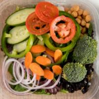 Salad Garden Green · Lettuce mix,tomatoes, cucumbers,olives,onions,green peppers, broccoli,carrots, garbanzo bean...