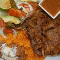 Combos · Viene con frijol, arroz, ensalada, salsa, 5 tortillas/
Served with beans, rice, salad, salsa...