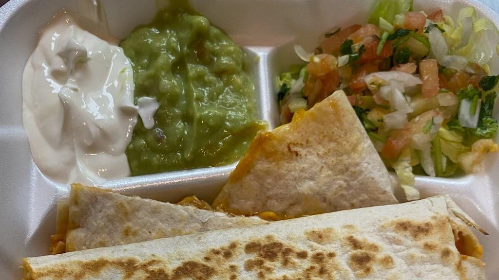 Super Quesadilla · Meat,  Cheese , 
Lettuce, pico de Gallo, Sour Cream , Guacamole