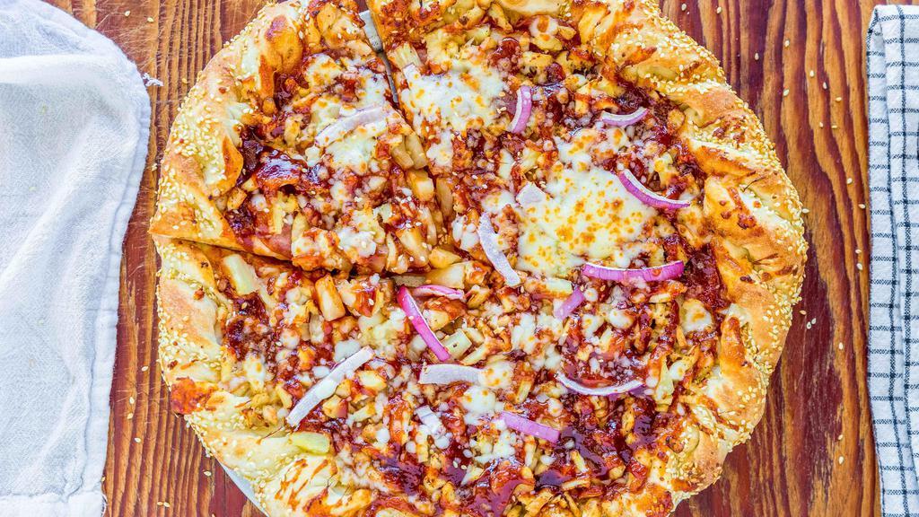 Bbq Chicken · Barbecue sauce, Canadian bacon, chicken, red onions, pineapple.
