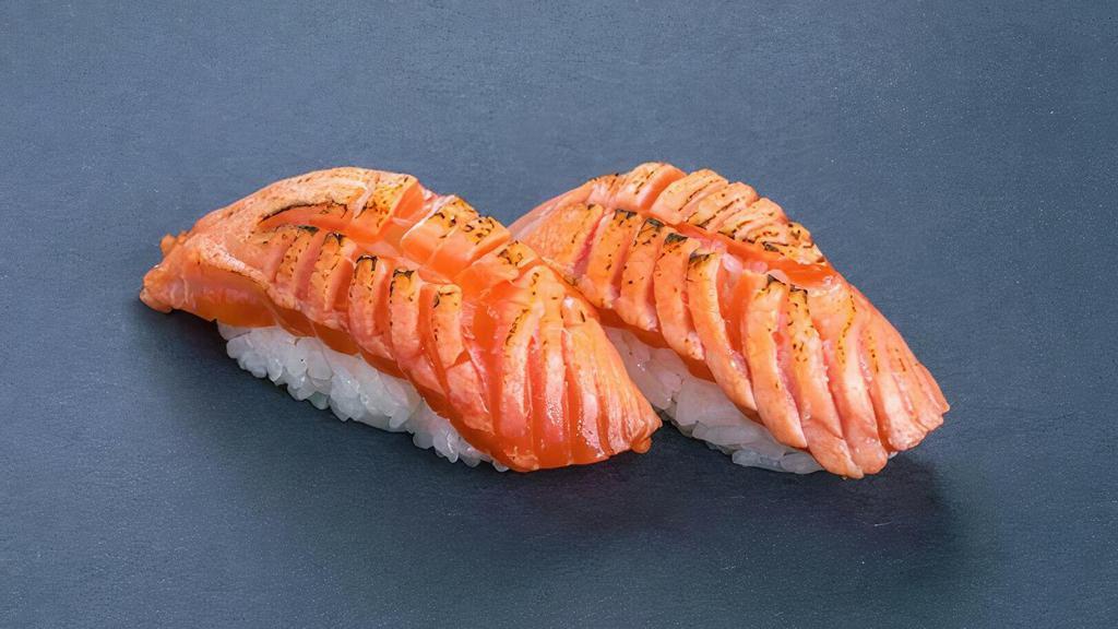(B017) Aburi Salmon Sushi · 