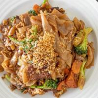 Pad See Ew · Stir-fried flat rice noodle, choice of meat, egg, broccoli, and carrot with thai sweet sauce.