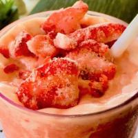 Strawberry Banana Smoothie · 20 fl oz, strawberry, banana, fresh milk or almond milk, ice.