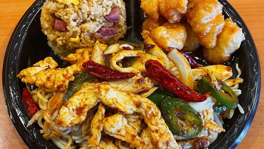 Hot N' Spicy Chicken Comb · Jalapeño Spicy Chicken with fried rice, noodle, sweet & sour chicken.