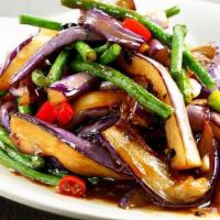 Green Bean With Eggplant In Garlic Sauce (蒜蓉四季豆炒紫茄子) · 