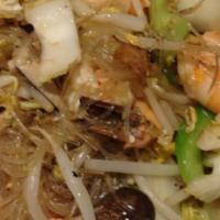 Pad Woon Sen · Stir fried glass noodle with egg, mushroom, onion, veggies.