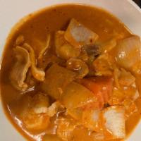 Massaman Curry 22Oz · Coconut milk, peanut, onion, carrot, and potato. As good as yellow curry or better!