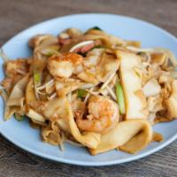 House Special Chow Fun · Shrimp, Pork, chicken, Green and yellow onion, cabbage, bean sprout