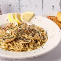 Larenzo'S Linguini Clam · Whole shell clams, white clam sauce sautéed with onions, mushrooms, garlic and seasoned with...