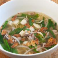 Ajo Ramen · Salt soup, sliced pork, chives, onions, butter, clove of garlic and garlic chips.