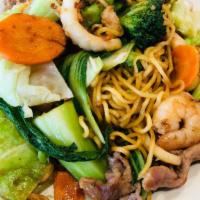 Combo Chow Mein / Mi Xào Mềm Thập Cẩn · With shrimp, pork, chicken, squid, onion, and mixed veggies (broccoli, bok choy, carrot, bab...