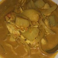 Yellow Curry · Mild curry paste with coconut milk, potatoes, carrots and onions.