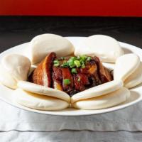 Grandma'S Braised Pork (With 6 Steamed Buns) / 梅菜扣肉 · Grandma's braised pork with 6 steamed buns