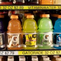 Gatorade 32 Oz · Gatorade, Powerade, Vitamin water.