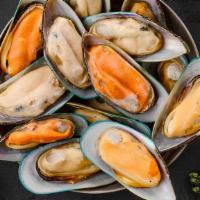 Green Mussels · Whole, Green-Lipped Half-Shell Mussels from New Zealand. Select your choice of seasoning. Co...