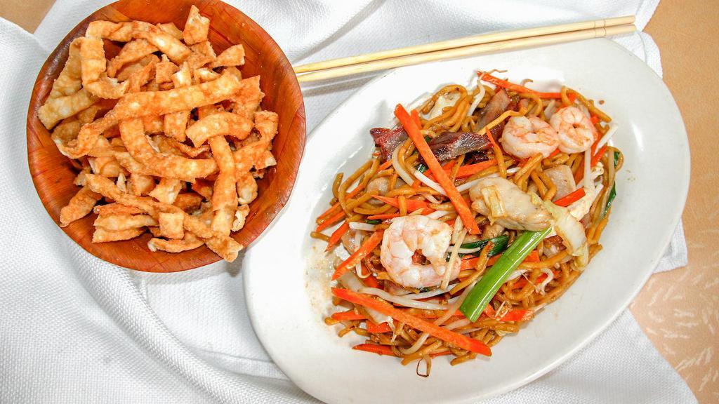 Golden Dragon · Chinese · Noodles · Chicken · Seafood