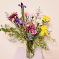  Blooms Des Pastel · A lovely arrangement of soft pastel flowers including Chrysanthemum, Tulips, Iris, Misty, Ca...