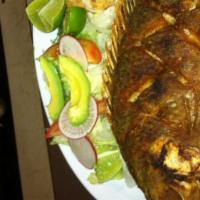 Mojarra Frita · Fried mojarra fish