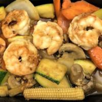 Hibachi Shrimp Lunch · Served with hibachi soup, house salad, hibachi vegetables, and steamed rice.