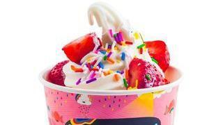 Strawberry Frozen Yogurt · 