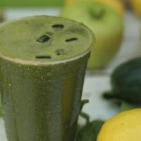 T2 Anti-Oxidant Plus (Alzheimer Buster) · Spinach, lemon, green apples, cucumber, romaine, ginger, garlic.