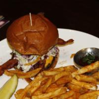 Manny'S Burger · Charbroiled Kobe beef Pattie with American Cheese, fried Jalapenos, lightly bread onion, col...