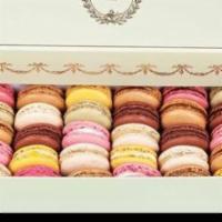Prestige Green (Box Of 30 Macarons) · This package includes 30 macarons in a beautiful ladurée box - chef’s choice of assorted fla...