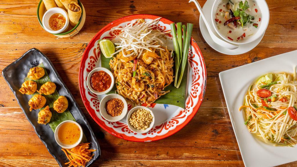 MO THAI · Indian · Thai · Noodles · Chinese