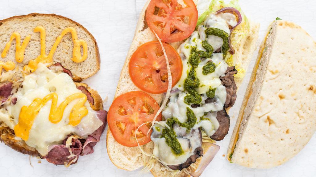 Halo deli inc · Delis · Breakfast · Sandwiches · Smoothie