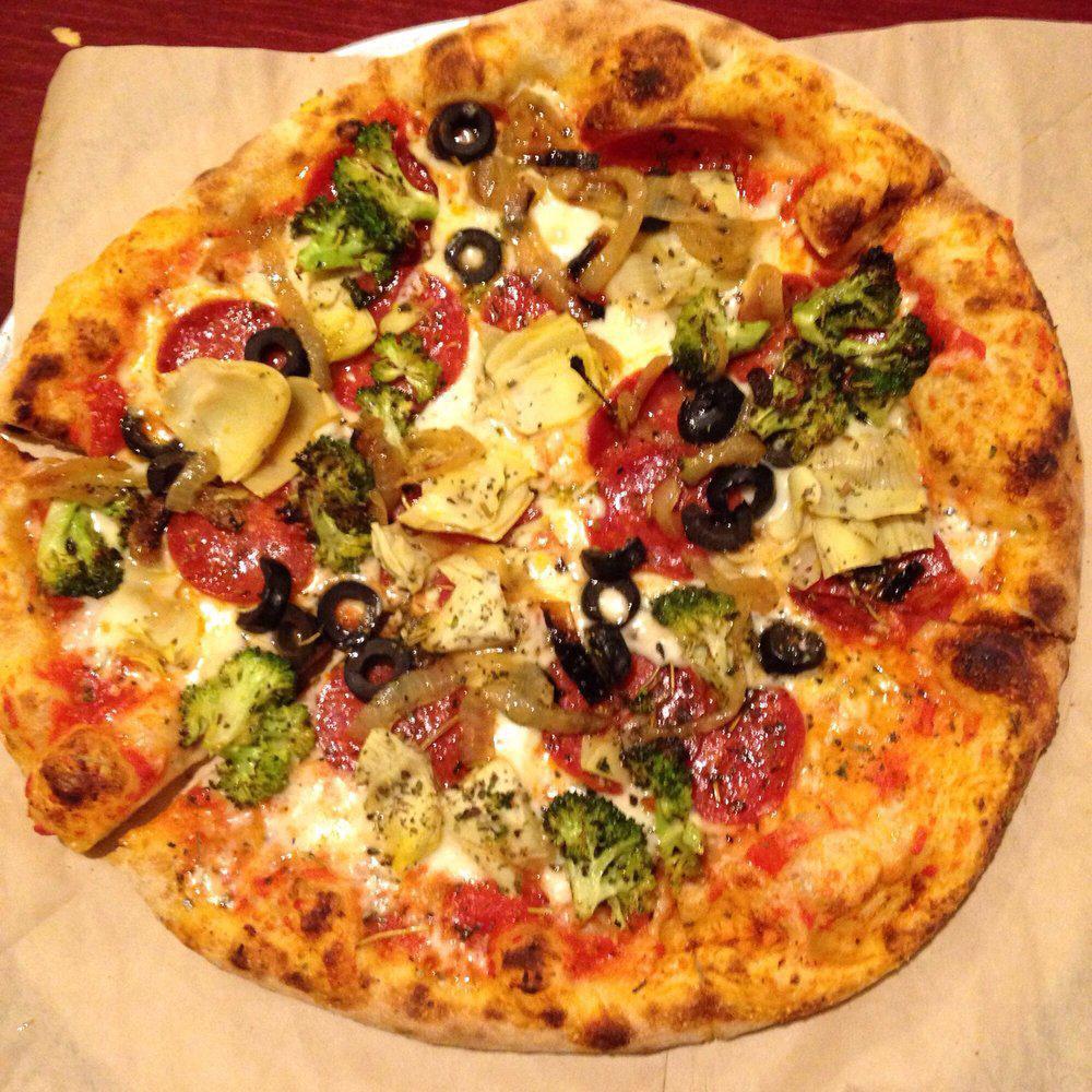 FAVO PIZZA · Pizza · Italian · Salad
