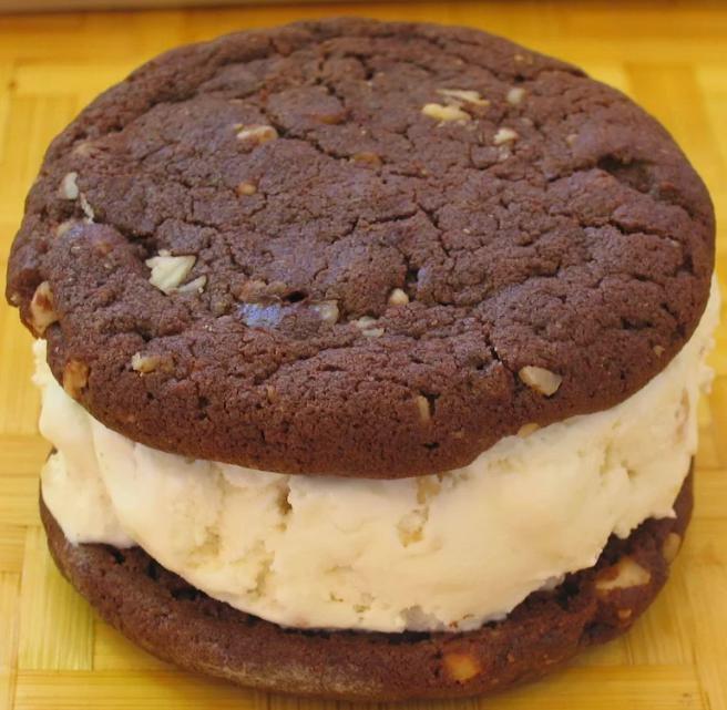 Hula Cookies and Ice Cream · Desserts