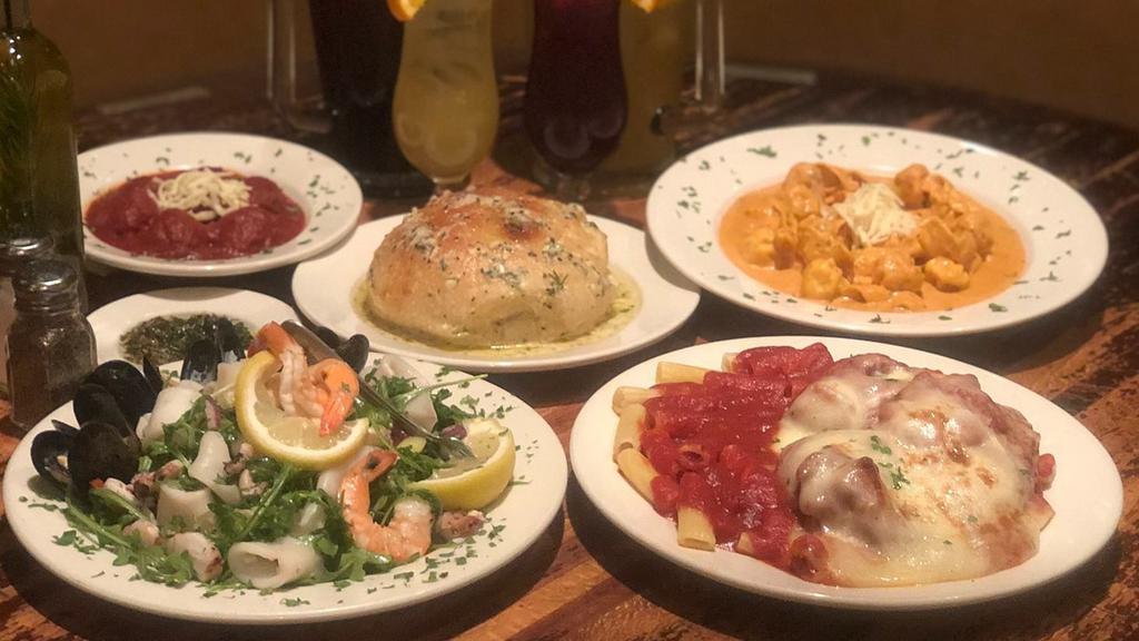 Vincent's Clam Bar (Old Country Rd) · Italian · Desserts · Salad · Seafood