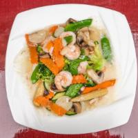Lake Tung Ting Shrimp · Sliced jumbo shrimp sautéed with chinese mushroom and broccoli in a mouth watering egg white...