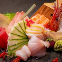 Chef'S Choice Sashimi · 18 pieces assorted sashimi.
