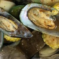 Green Mussels(1Lb) · served with corn and potato NO SUBSTITUTION
(recommend  Jamaica restaurant special blend) a ...
