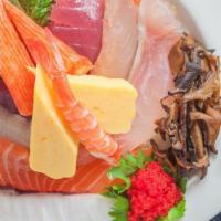 *Chirashi†  · 2 tuna, whitefish, salmon, albacore tuna, yellowtail, shrimp, 2 kani, octopus, tobiko caviar...
