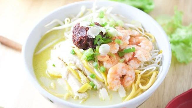 Penang Kueh Teow Thong Noodle Soup · Flat noodles served in chicken broth with shredded chicken and shrimp.