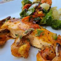 Salmon, Camarones Y Arroz · Salmon, grill Shrimps, & Rice