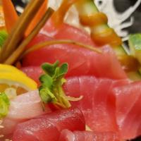 Tekka Don · 15 pcs Tuna Sashimi on Top of Sushi Rice.