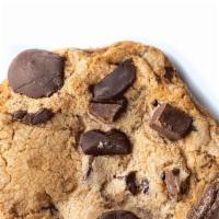 Chocolate Chunk Cookie · Chunks and morsels of sustainable semisweet & dark chocolates with an added crunch of pretze...