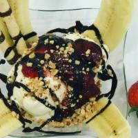 Banana Split Bowl · 20 oz. Ice cream, banana, peanut, chocolate. Ice cream flavor vanilla oreo or strawberry.