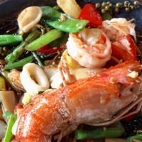 7 Sea Spices · Extra Spicy. Sauteed mixed seafood with white wine, snow pea, mushroom, bell pepper, carrot,...