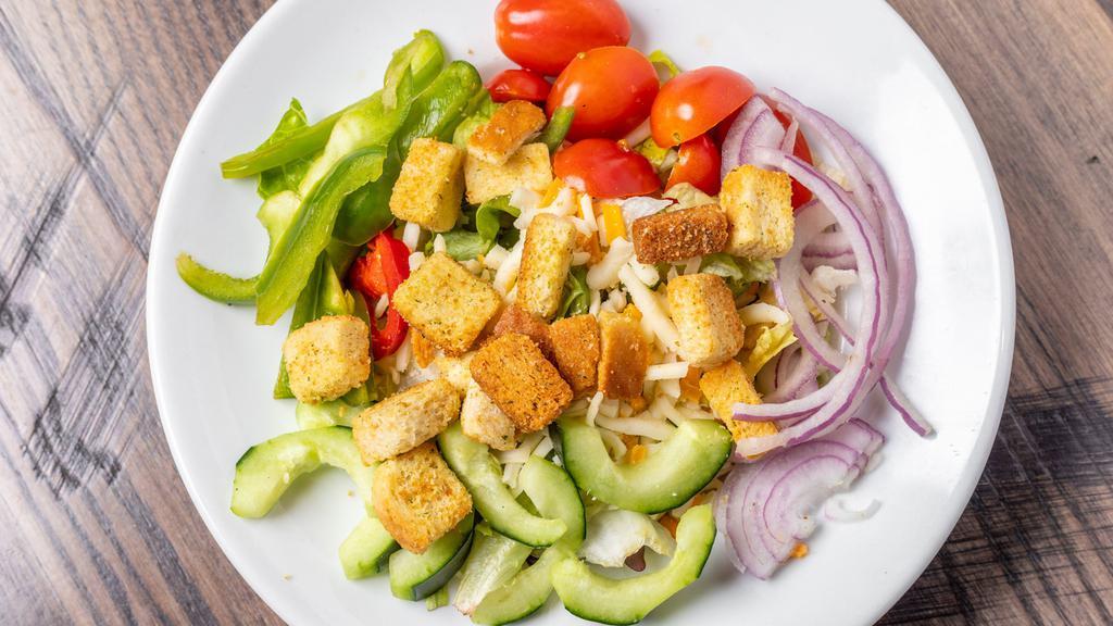 Large Garden · Mixed Greens, Tomato, Cucumber, Onion, Bell Pepper, Croutons, Cheese Blend.