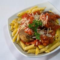 Ziti With Tomato Sauce And Meatball · 