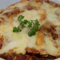 Cheese Ravioli Marinara · Italian style ravioli with tomato sauce.