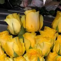 Yellow  Roses Long Stem · a dozen long yellow roses