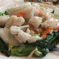 Seafood Noodles Soup (海鮮湯麵) · Small