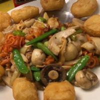 Sauteed Chinese Yam W/ Mixed Mushroom(鮮淮山炒雜菇) · 