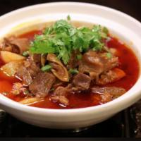 Sirloin Beef Pot 牛腩煲 · 